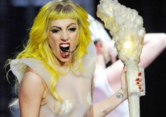 Ponta verifică dacă Hellvig a decis sponsorizarea concertului Lady Gaga